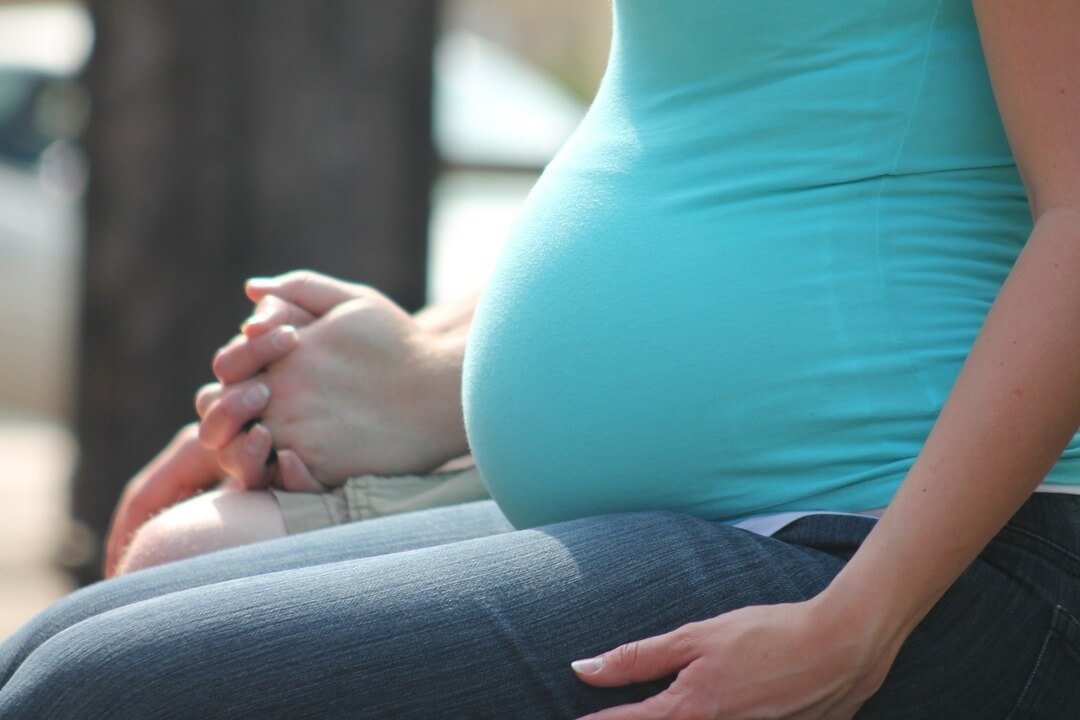 Wzdęcia w ciąży: przyczyny i sposoby walki z nimi