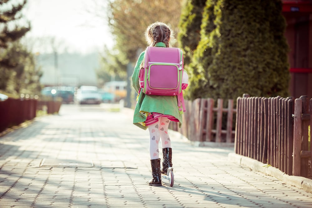 Plecaki szkolne dla dziewczyn – jaki rodzaj i model wybrać?
