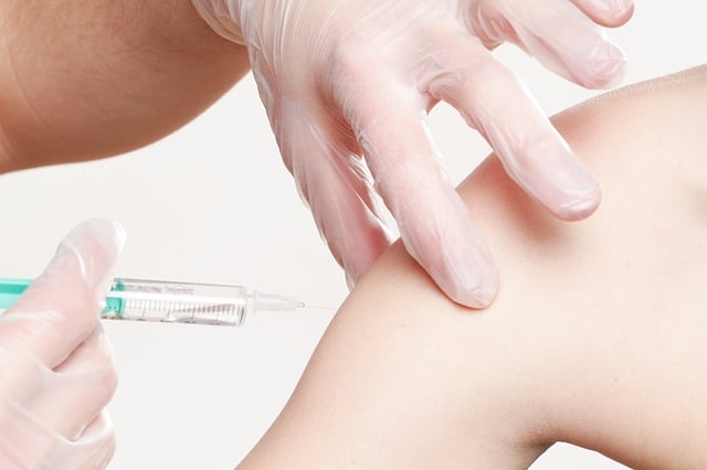 Kalendarz szczepień – sprawdź, kiedy i przeciwko czemu musisz zaszczepić swojego maluszka