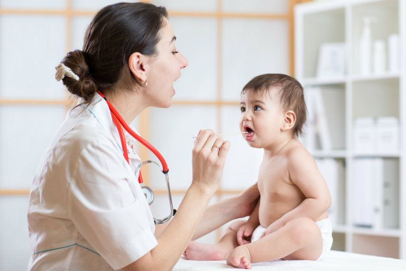Zapalenie krtani u dziecka lub niemowlaka [Przyczyny, objawy, leczenie]