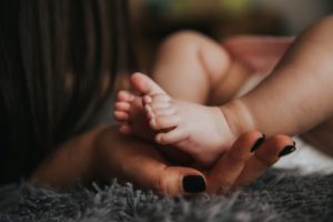 Jak obcinać paznokcie u noworodka i niemowląt