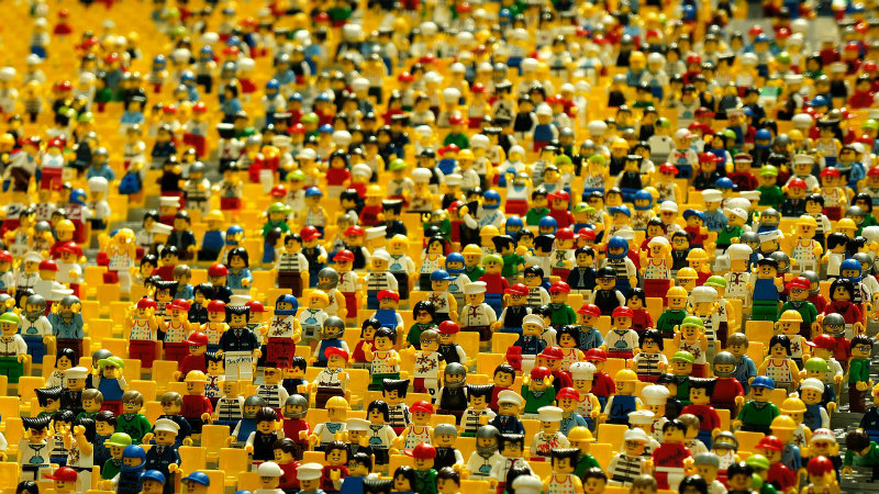 Minifigurki LEGO: miniaturowe zabawki uwielbiane przez dzieci