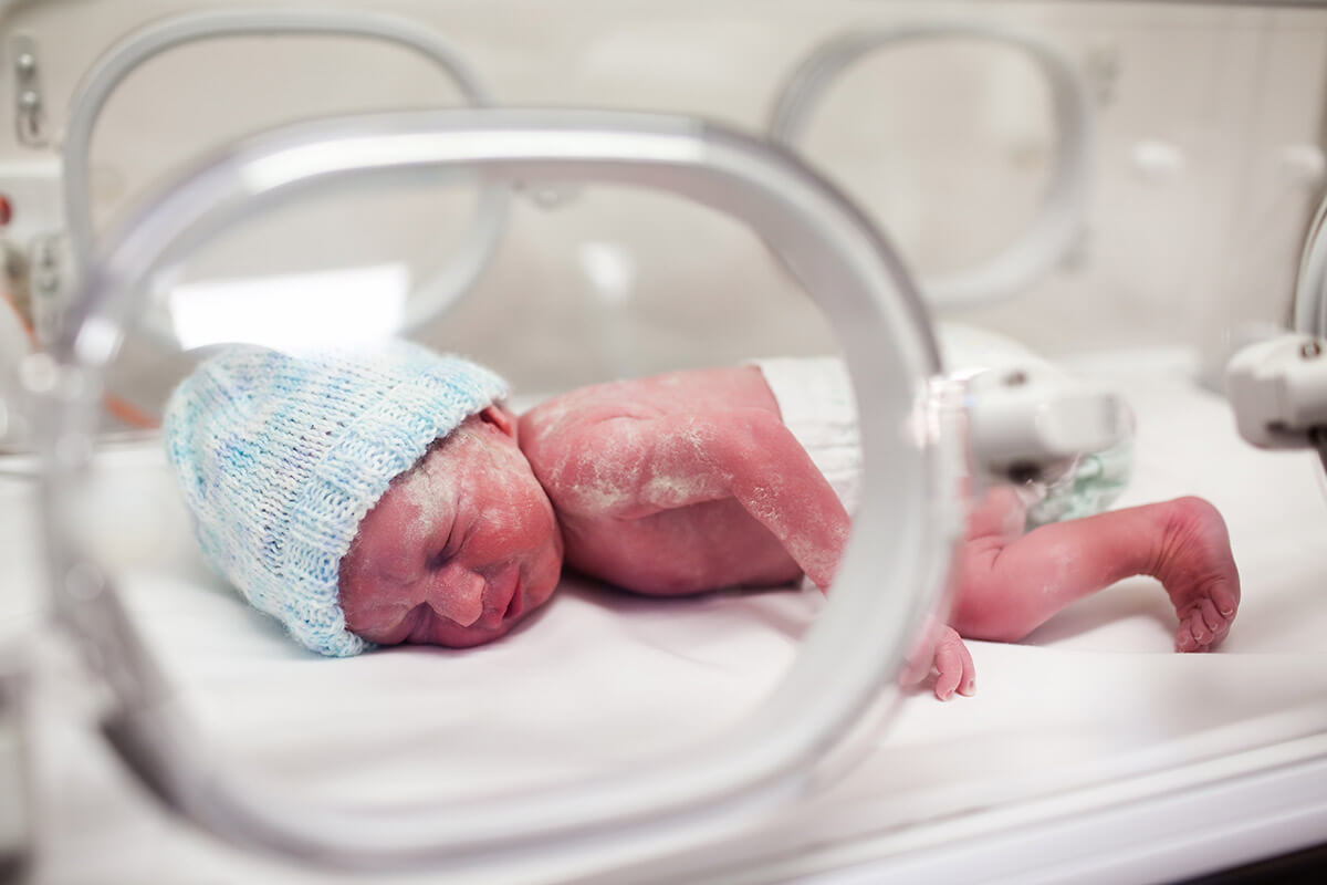 Poród przedwczesny – objawy, leczenie, zapobieganie
