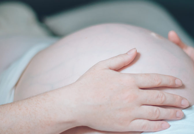 Znieczulenie zewnątrzoponowe przy porodzie – wszystko, co powinnaś o nim wiedzieć