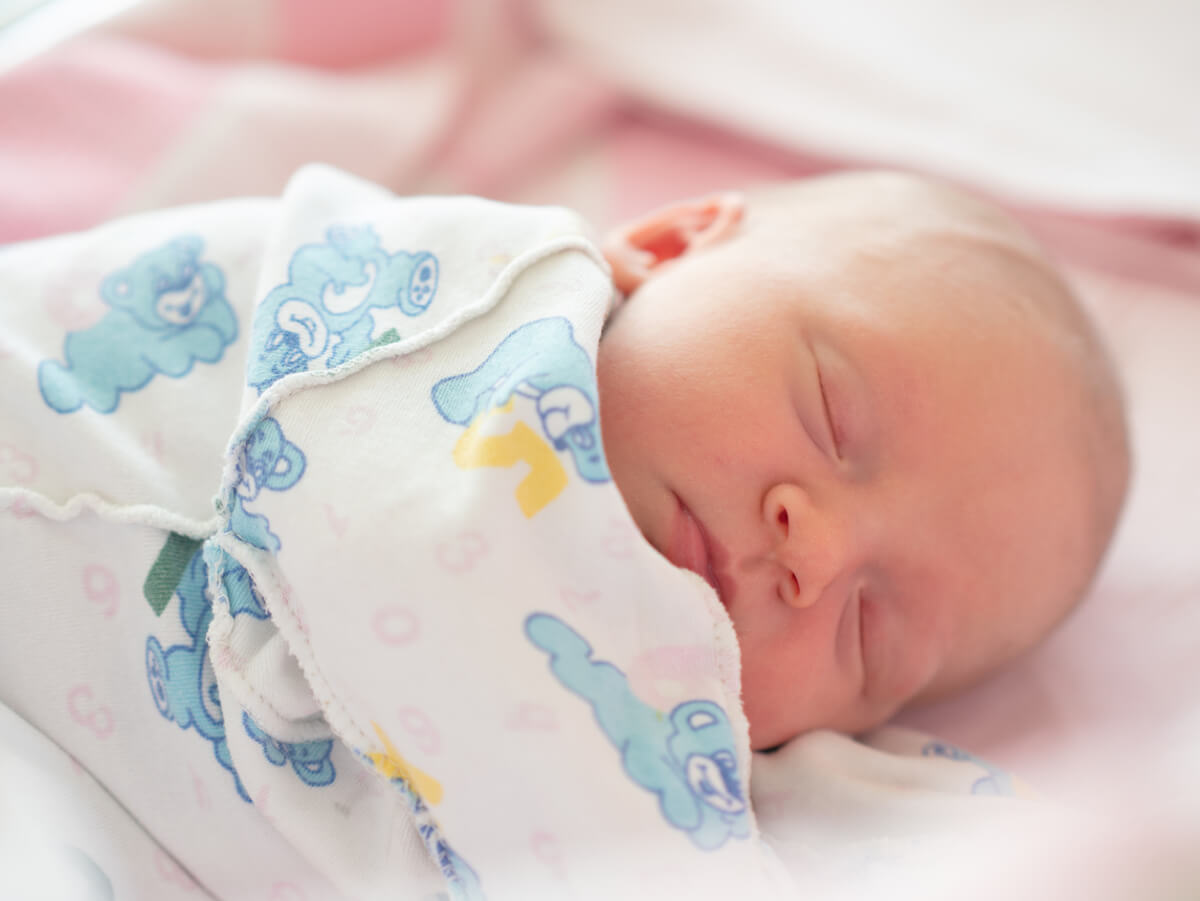 Śmierć łóżeczkowa: Czy spanie z dzieckiem jest niebezpieczne?