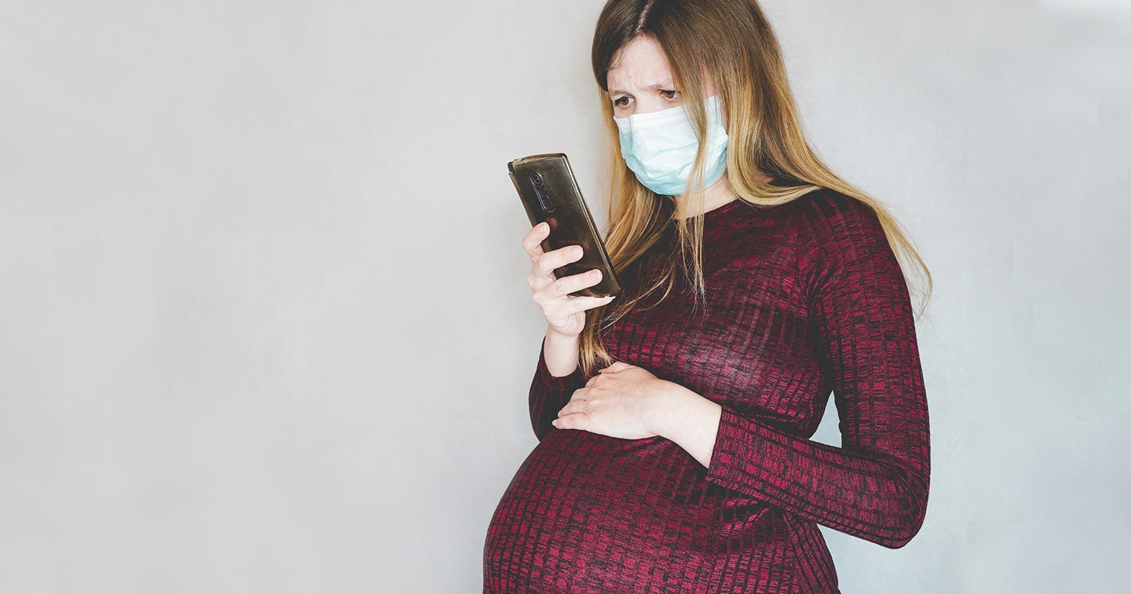 Czy kobiety w ciąży muszą nosić maseczki? W jakich przypadkach zakrywanie ust i nosa jest obowiązkowe podczas porodu?