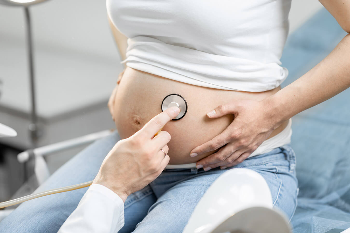 Dokumenty do porodu. Jakie wyniki badań musisz zabrać ze sobą do szpitala?