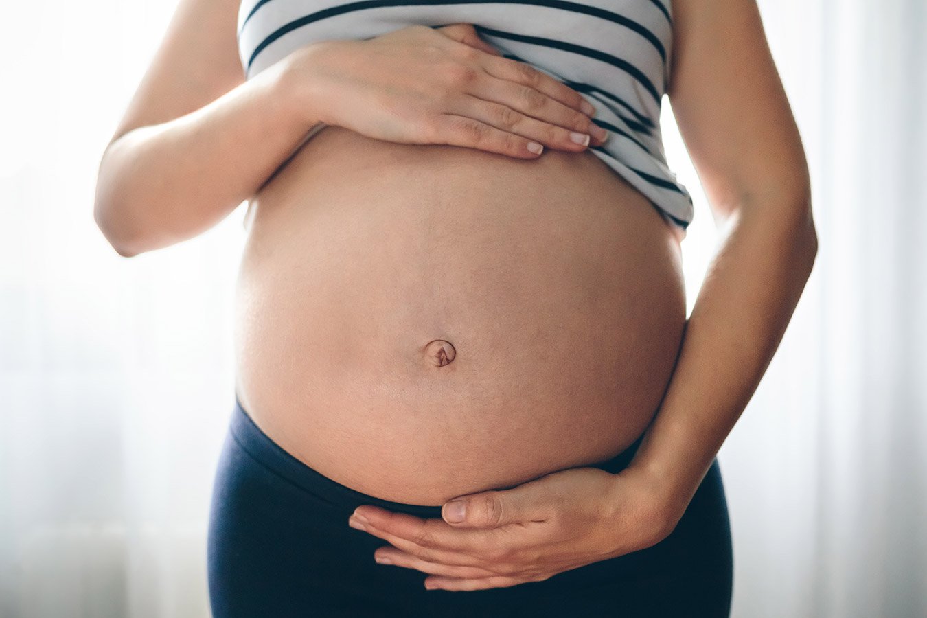Pępek w ciąży – Jaki powinien być? Co może sygnalizować?