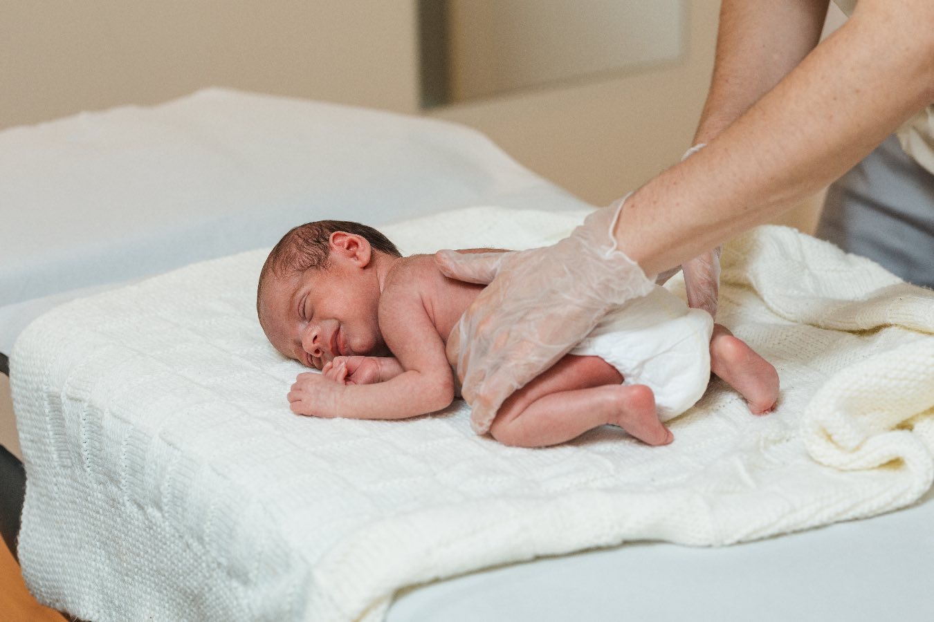 Badania przesiewowe noworodków. Jaki jest ich przebieg i jakie choroby wykrywa?