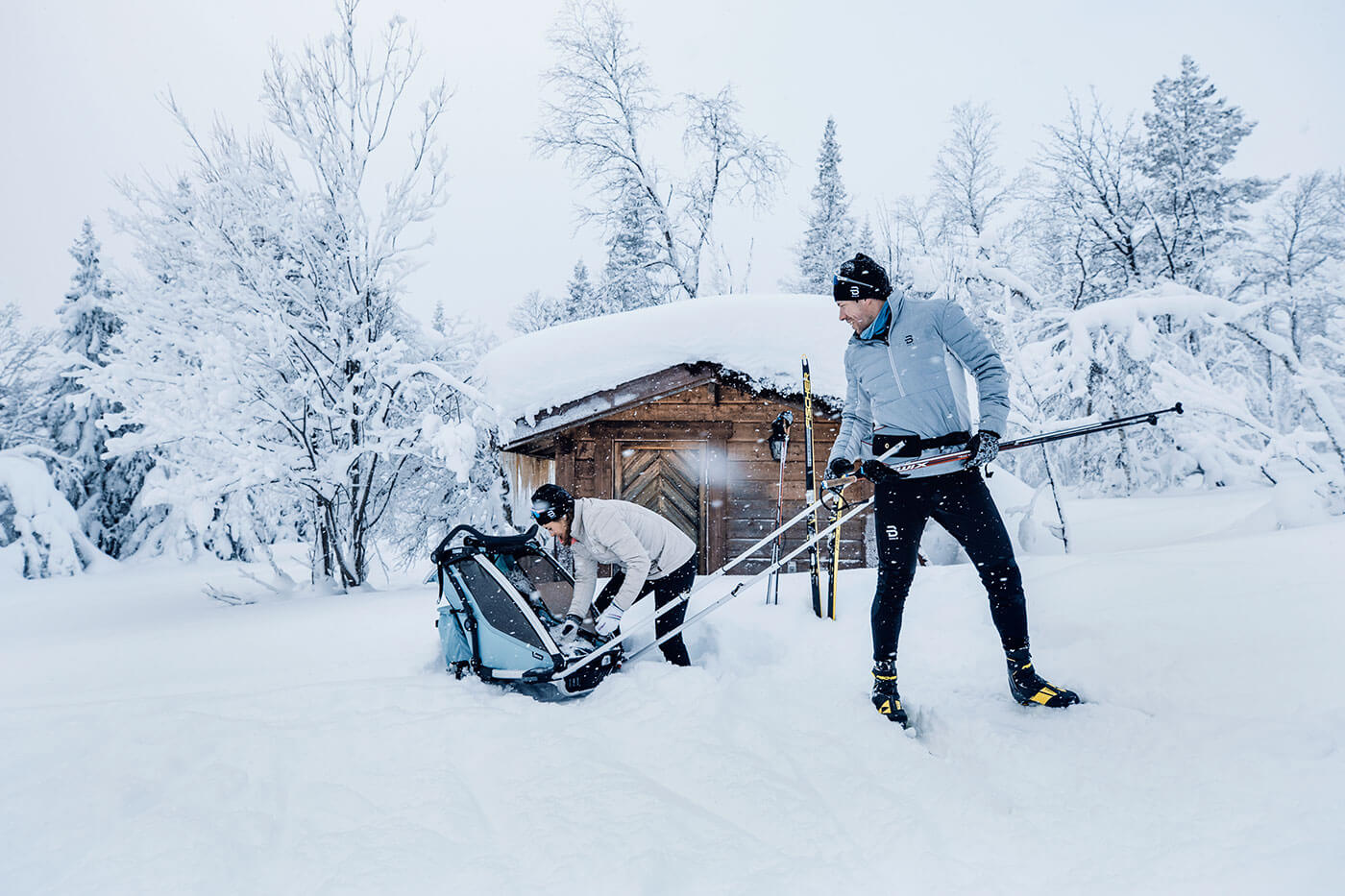 Narciarstwo biegowe z dzieckiem? Thule Chariot Cross-Country Skiing Kit pozwala na wiele więcej