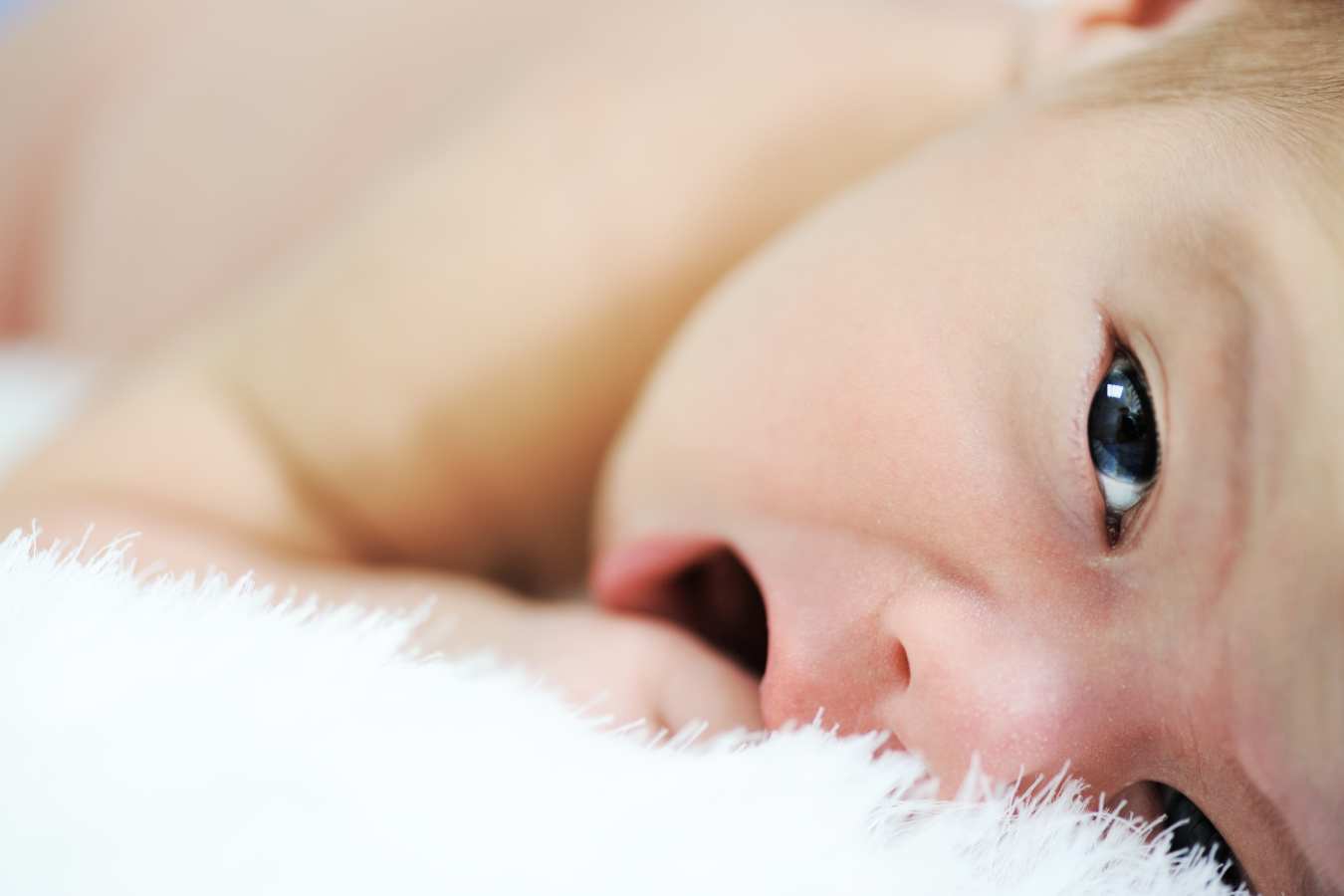 Oczopląs u niemowlaka – jakie są jego przyczyny i jak się leczy?