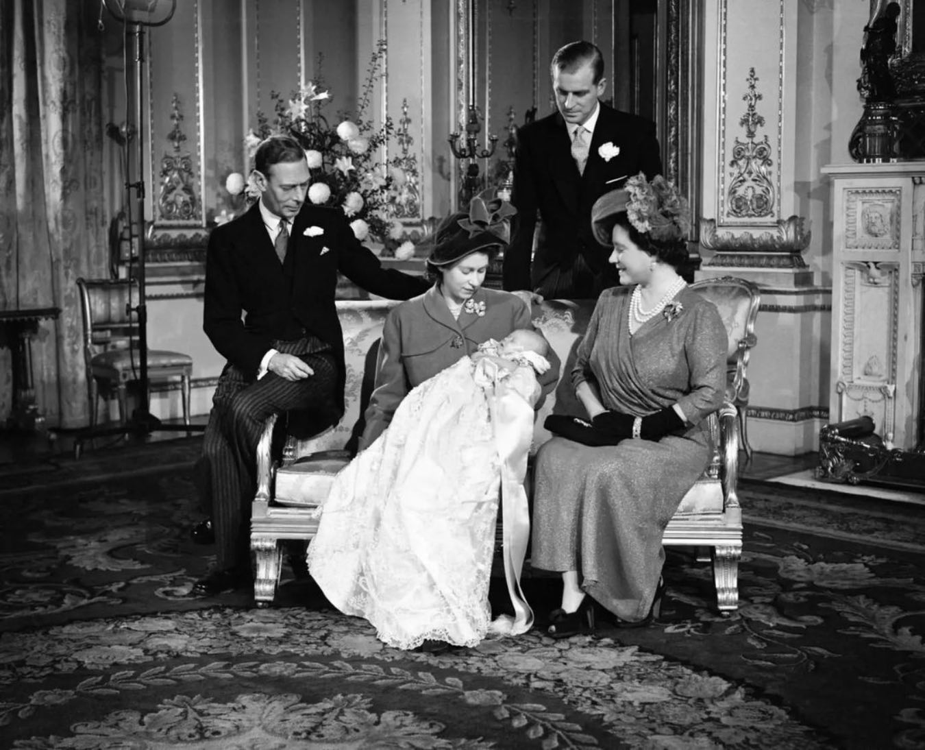 Ile dzieci miała królowa Elżbieta II? Wszystkie ciąże monarchini utrzymywane były w ścisłej tajemnicy. Dlaczego je ukrywała?