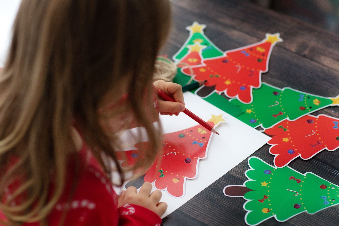 Jak zorganizować mikołajki w przedszkolu i w szkole? Pomysły na świąteczną zabawę dla dzieci!