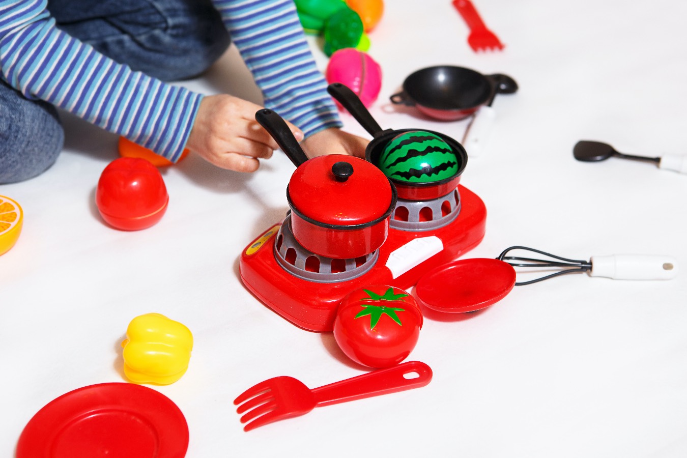 Genialne prezenty dla małych kucharzy. Podaruj maluchom kreatywne zestawy kuchenne na Dzień Dziecka