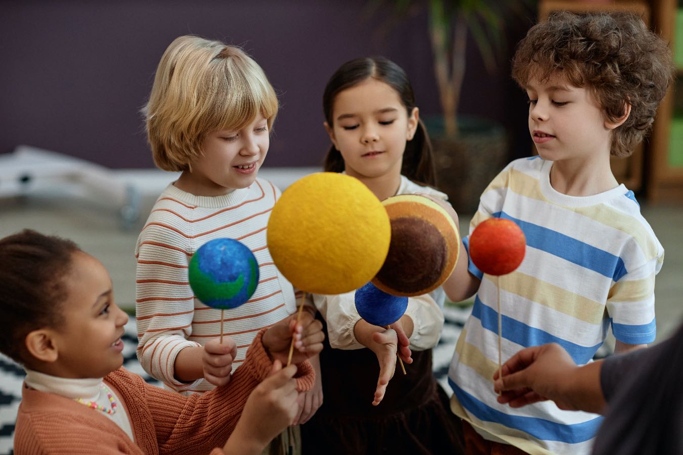 Jakie zabawki kosmiczne wybrać na Dzień Dziecka?  Najlepsze prezenty dla małych pasjonatów astronomii